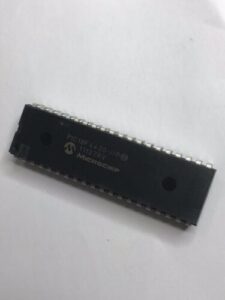 quebrar a memória do microcontrolador Microchip PIC18F4420, incluindo memória flash, pode nos ajudar a extrair o conteúdo do firmware incorporado do microchip MCU protetor PIC18F4420 de seu flash após desativar o fusível de segurança, restaurar arquivo binário ou dados heximais do código-fonte após desencapsular o microprocessador PIC18F4420 bloqueado;