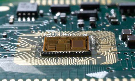 STMicroelectronic STM8S105K4 MCU Protective Memory Breaking will remove the fuse bit of microcontroller by cracking technique and readout embedded firmware from microprocessor flash memory